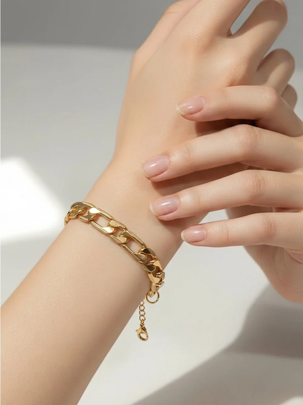 Men's Ladies Gold-Toned Curb Chain Link Bracelet New
